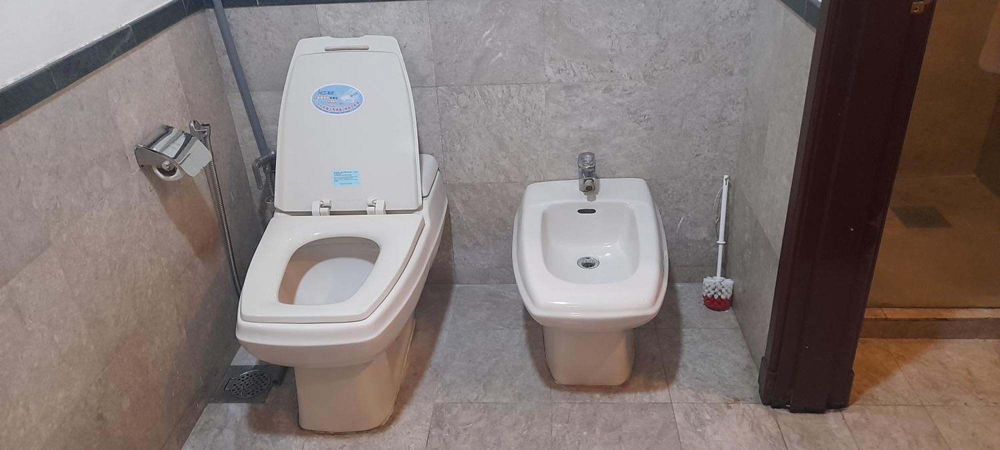 East Service At Times Square Kl Apartment