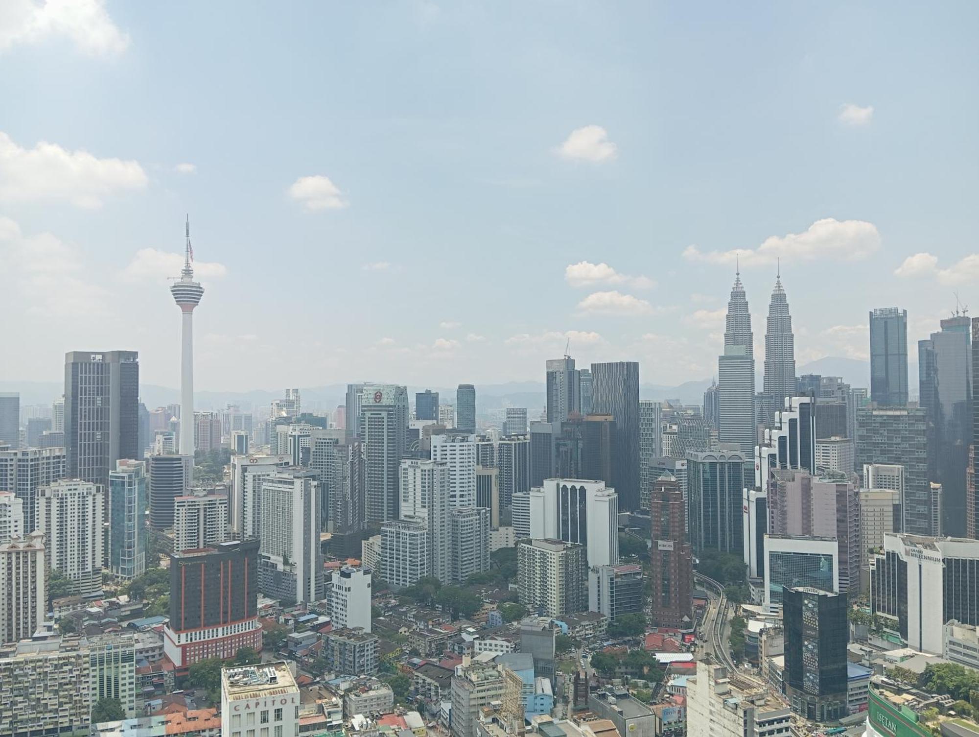 East Service At Times Square Kl Apartment
